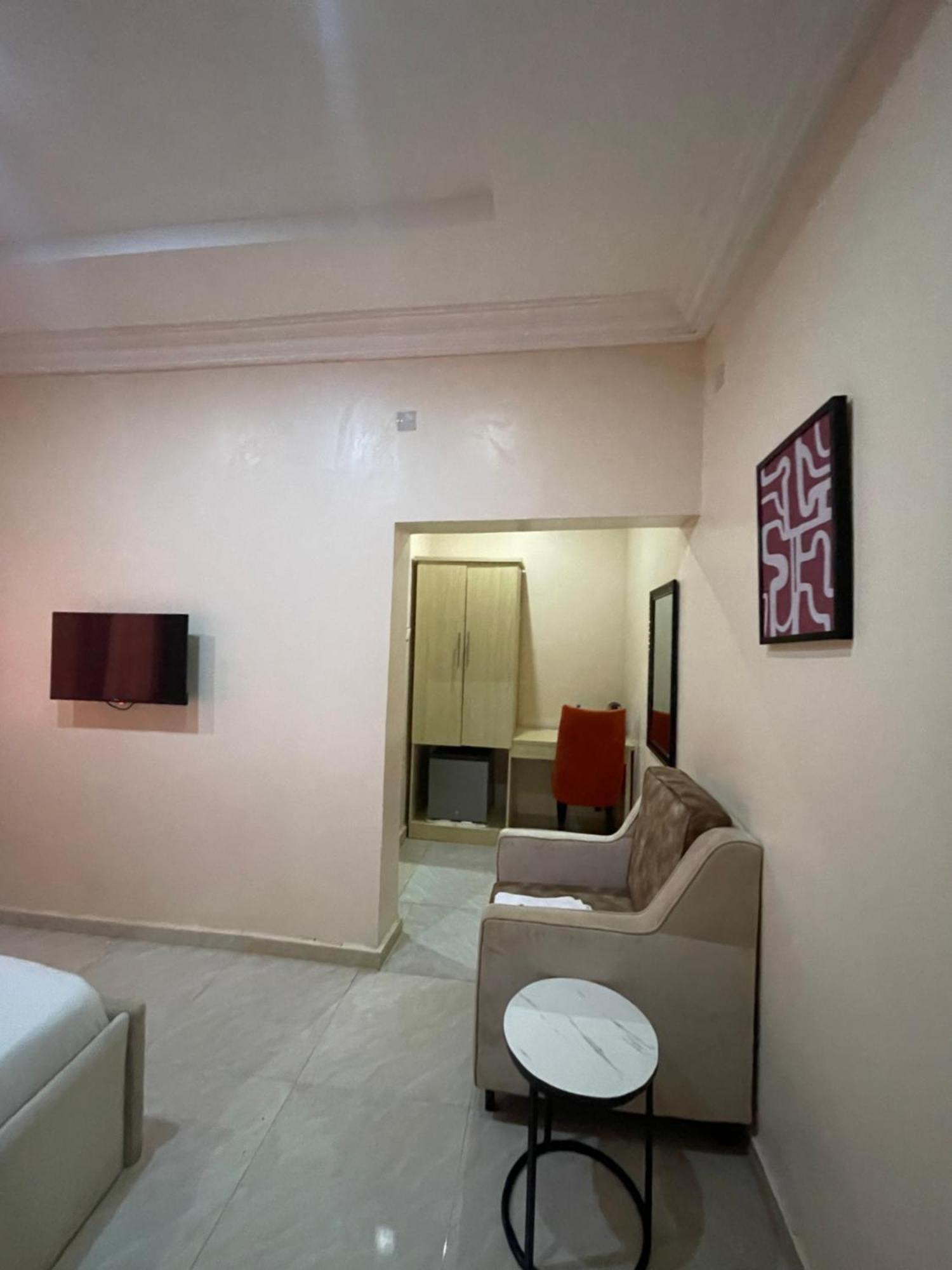Nexus Xpress Hotel Abuja Esterno foto