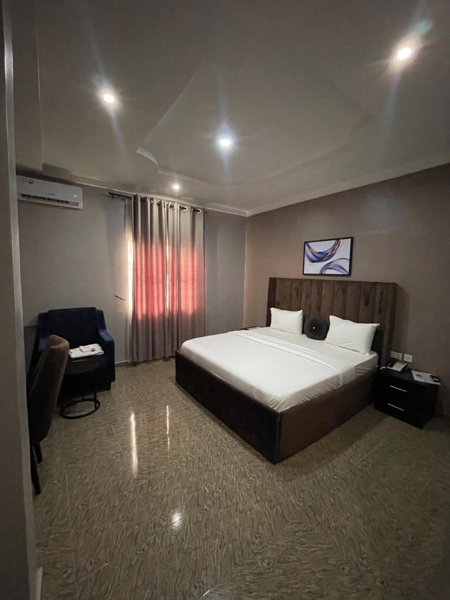 Nexus Xpress Hotel Abuja Esterno foto