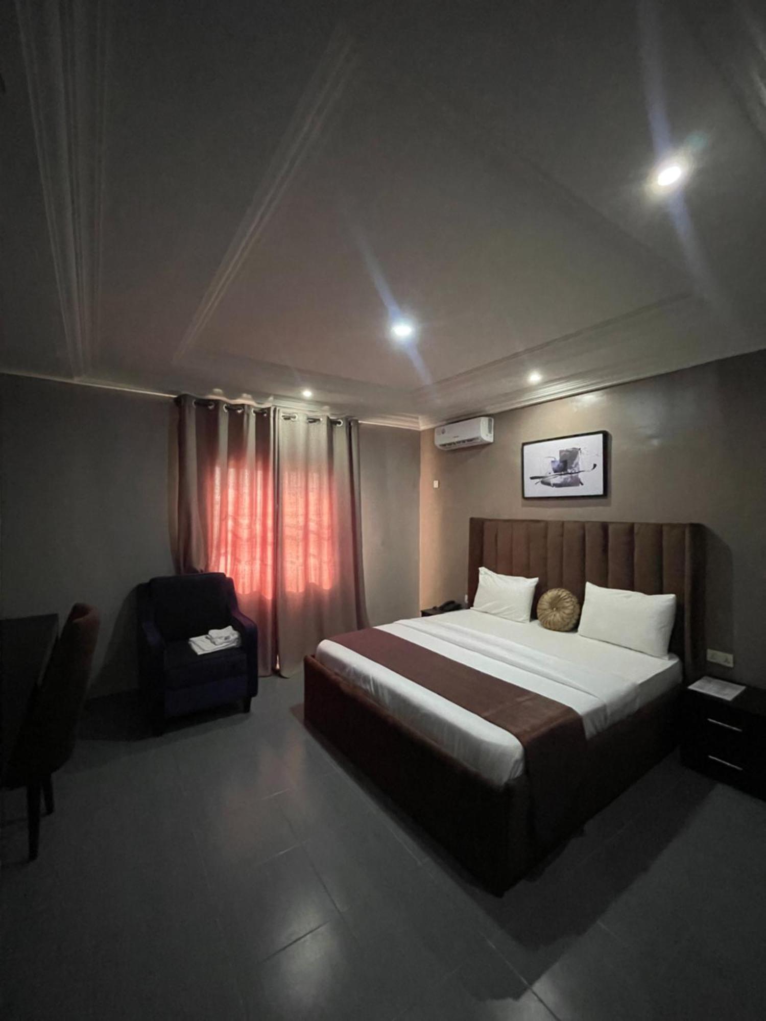 Nexus Xpress Hotel Abuja Esterno foto