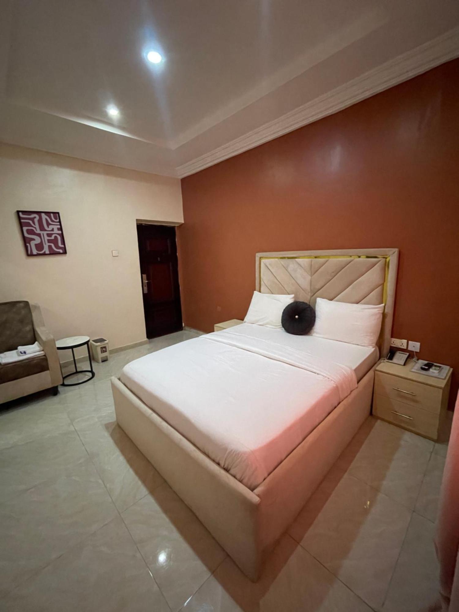 Nexus Xpress Hotel Abuja Esterno foto