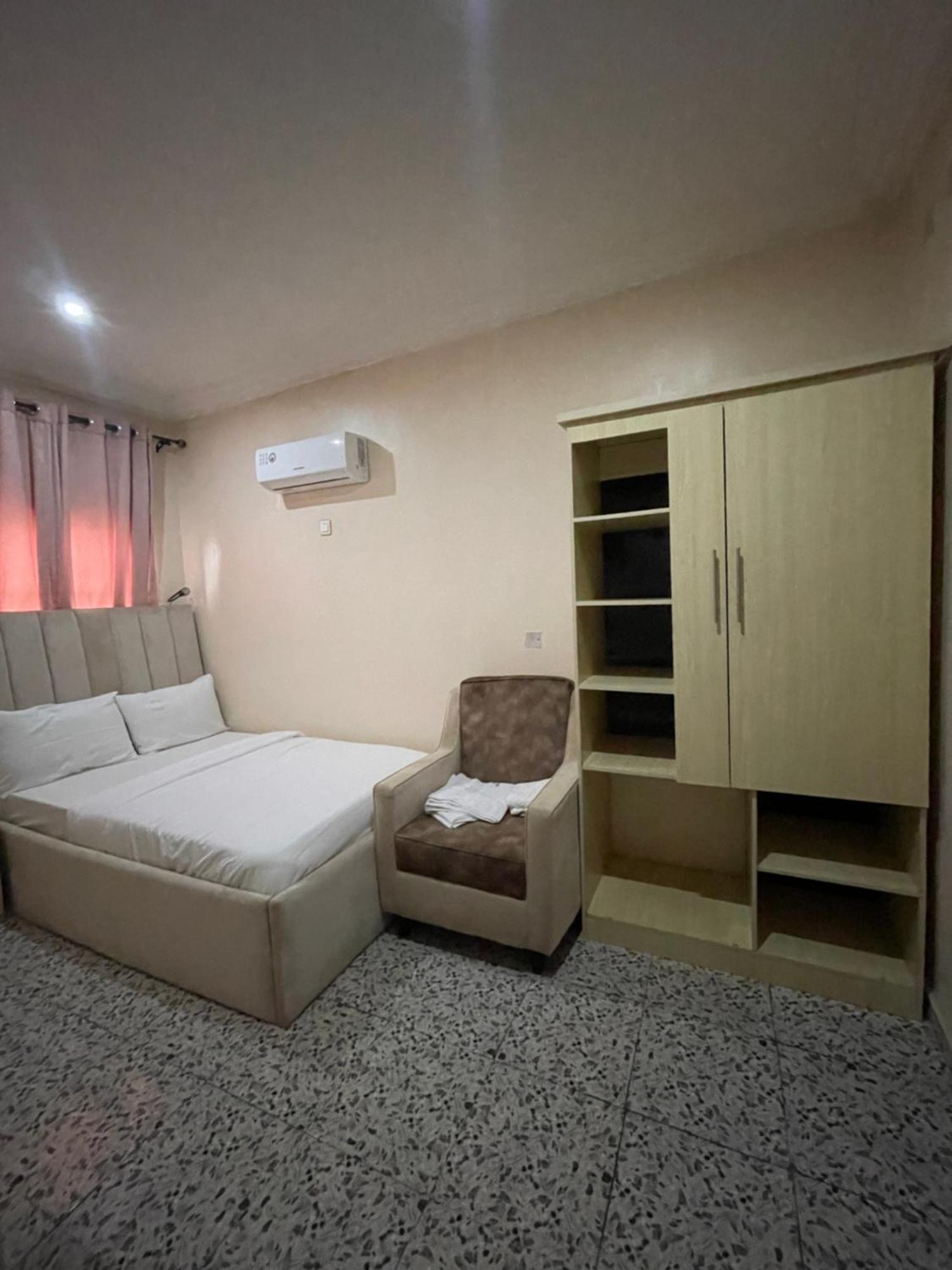 Nexus Xpress Hotel Abuja Esterno foto