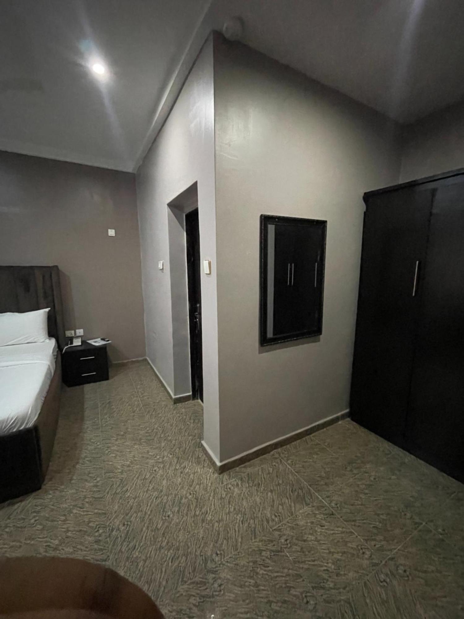 Nexus Xpress Hotel Abuja Esterno foto