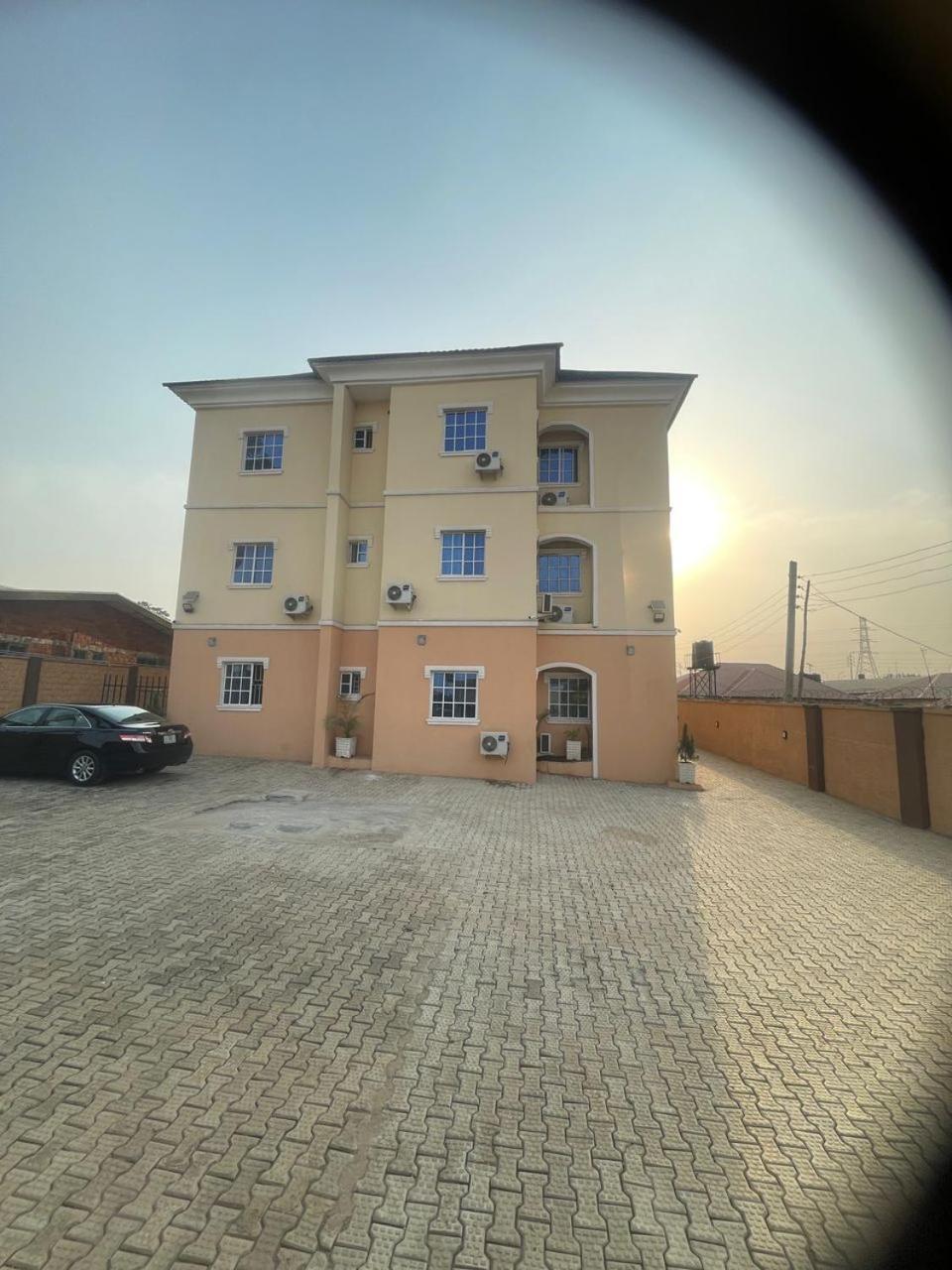 Nexus Xpress Hotel Abuja Esterno foto