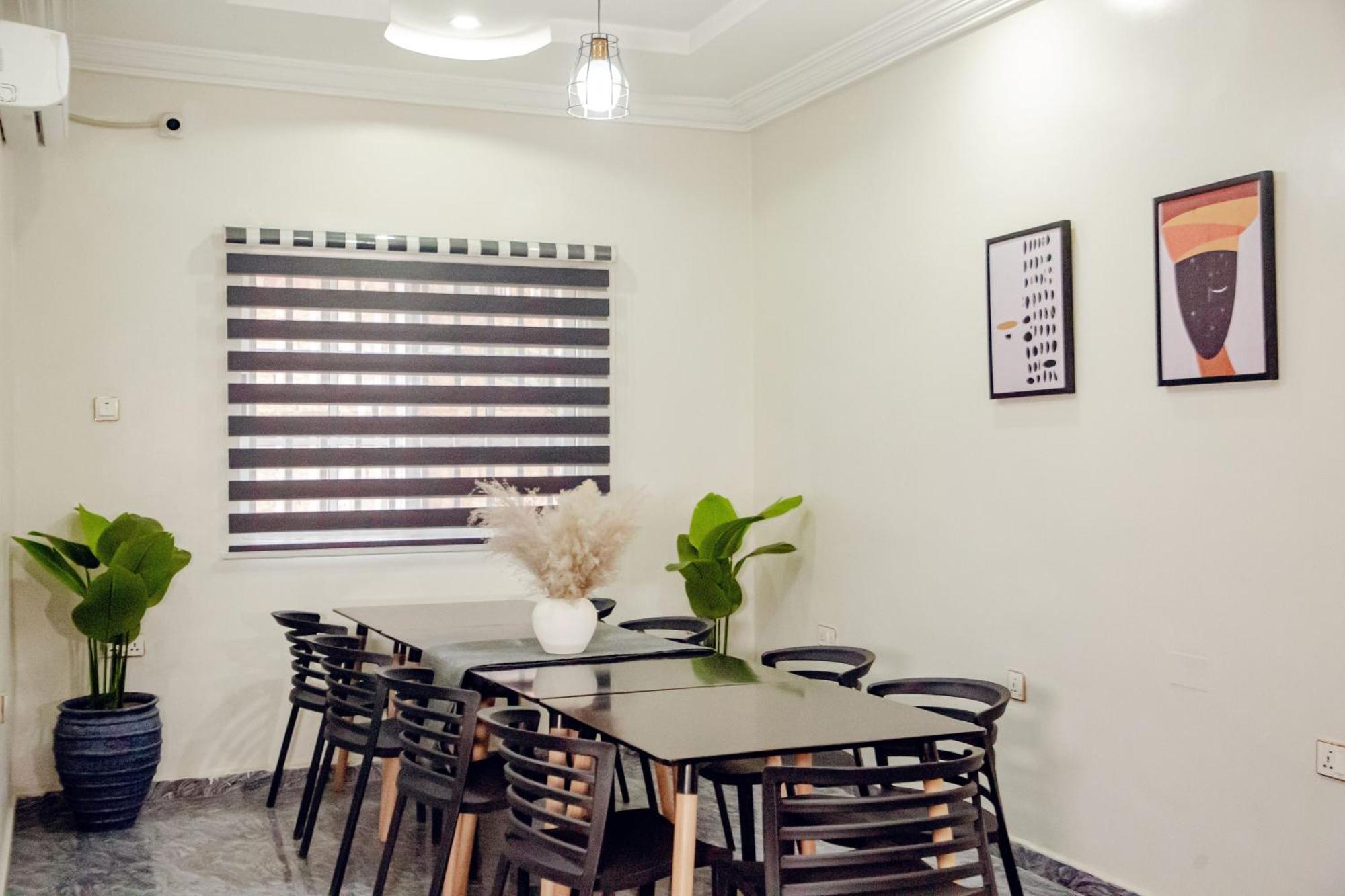Nexus Xpress Hotel Abuja Esterno foto