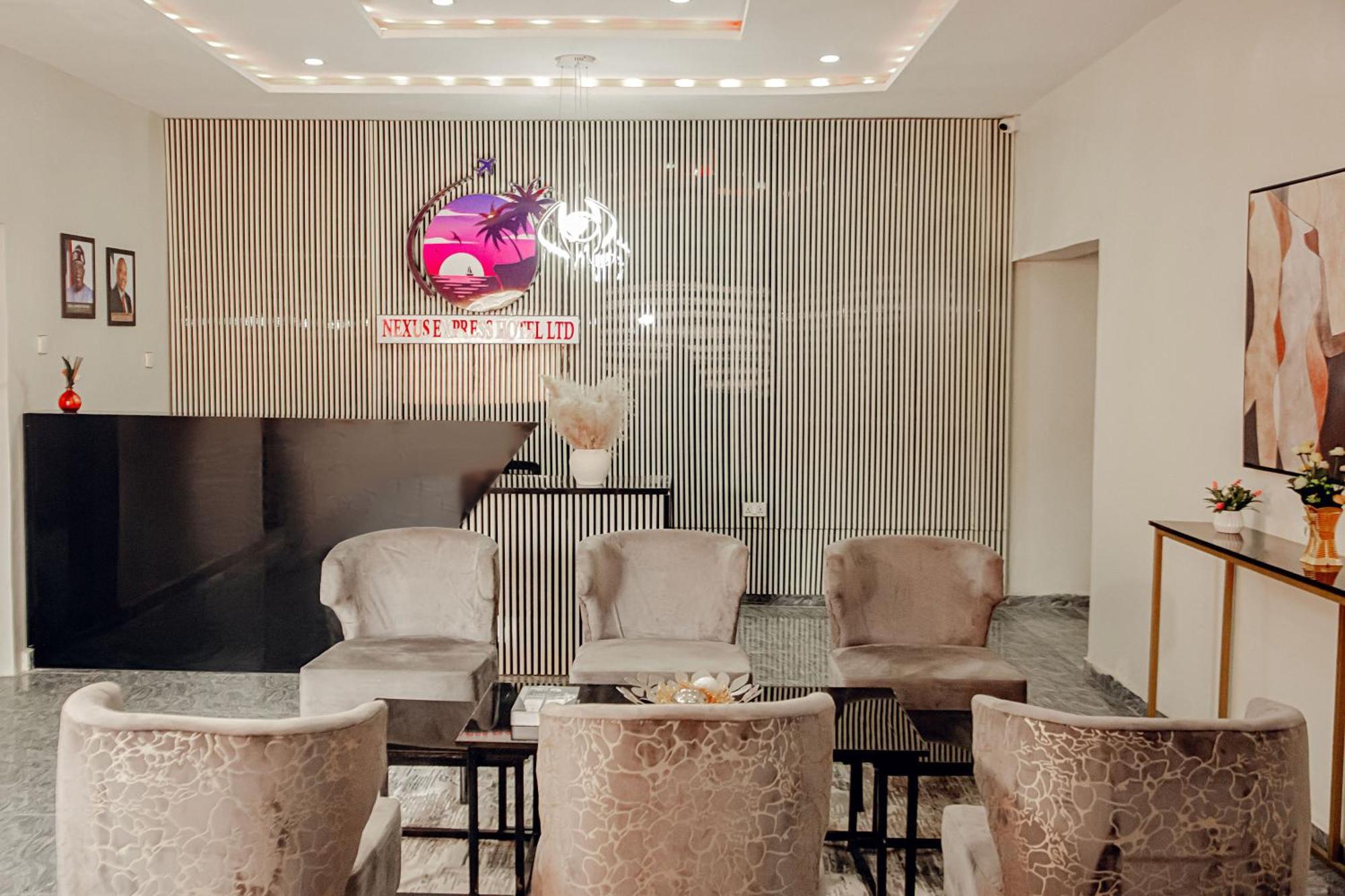 Nexus Xpress Hotel Abuja Esterno foto